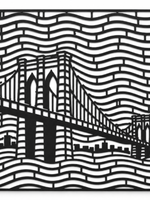 Brooklyn Köprüsü mat siyah metal duvar tablosu, ana ürün, beyaz fon.